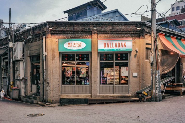 A Era Tim Cook na Apple: O Legado de uma Década e os Desafios de John Ternus