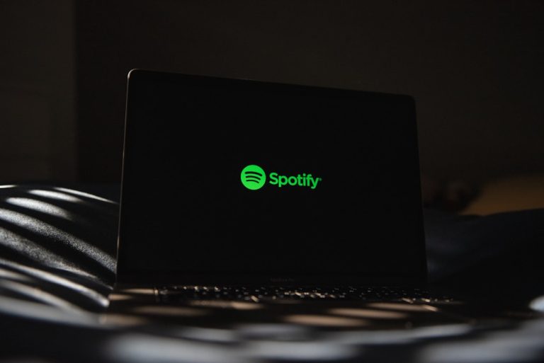 Spotify e Gigantes da Música Vencem Processo de US$ 322 Milhões Contra Pirataria Digital
