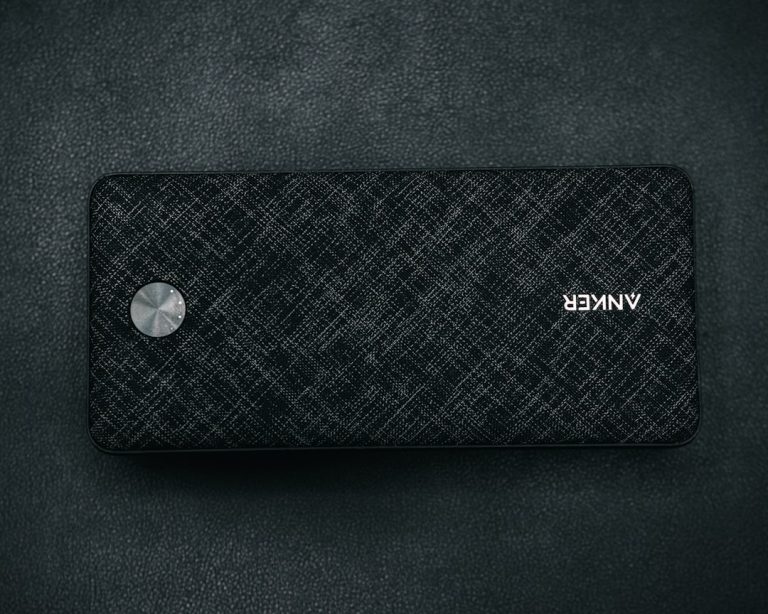 Anker Nebula P1: O Projetor que Está Redefinindo o Som no Cinema Portátil