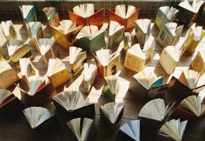 O Caos da IA na Literatura: Como um Conto Suspeito de Ser Gerado por Robô Enganou a Elite Cultural