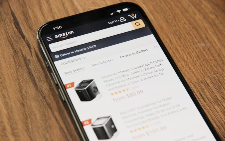 Amazon aposta em tecnologia vencedora do Prêmio Nobel para reduzir drasticamente o consumo de energia
