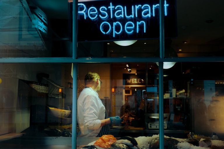 O Fim dos Chefs? Como a IA e Cozinhas Robóticas vão permitir que qualquer pessoa crie um restaurante