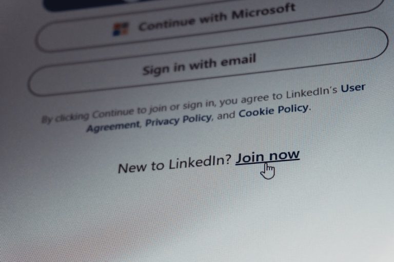 Microsoft promove revolução interna: Entenda como a união entre Teams e LinkedIn vai mudar o seu trabalho
