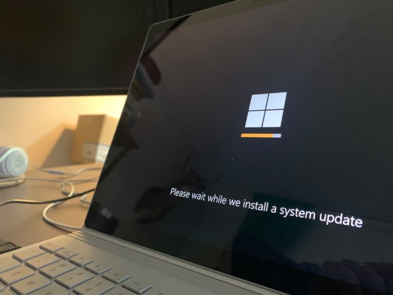 Fim da Tela Azul? Windows 11 ganhará recurso para reverter drivers problemáticos automaticamente