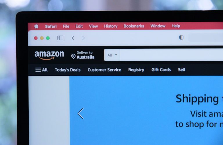 O Fim de uma Era? Usuários recorrem ao Jailbreak para manter Kindles antigos vivos após corte da Amazon