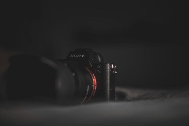 IA na Câmera: Sony Defende Nova Função do Xperia 1 XIII Após Críticas