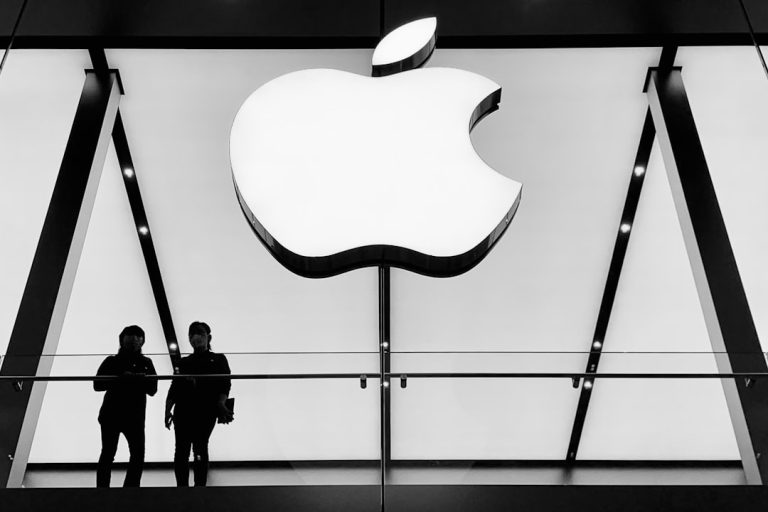 Vazamentos da Apple no tribunal: Jon Prosser se defende de processo e joga culpa em parceiro