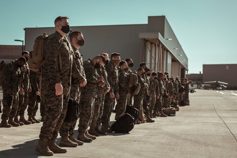Alucinação de IA Quase Desencadeia Operação Militar nos EUA: Os Perigos da Confiança Cega em LLMs